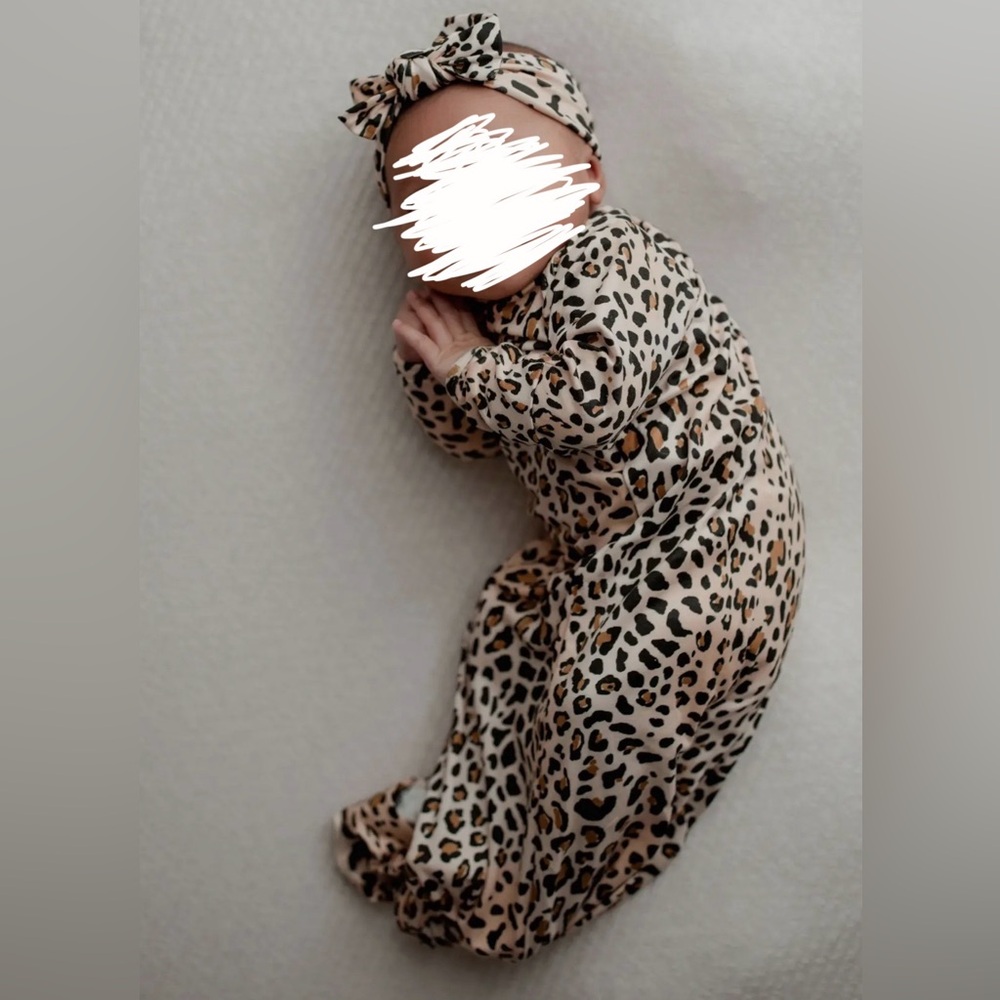 Baby leopard knotted gown and bow
